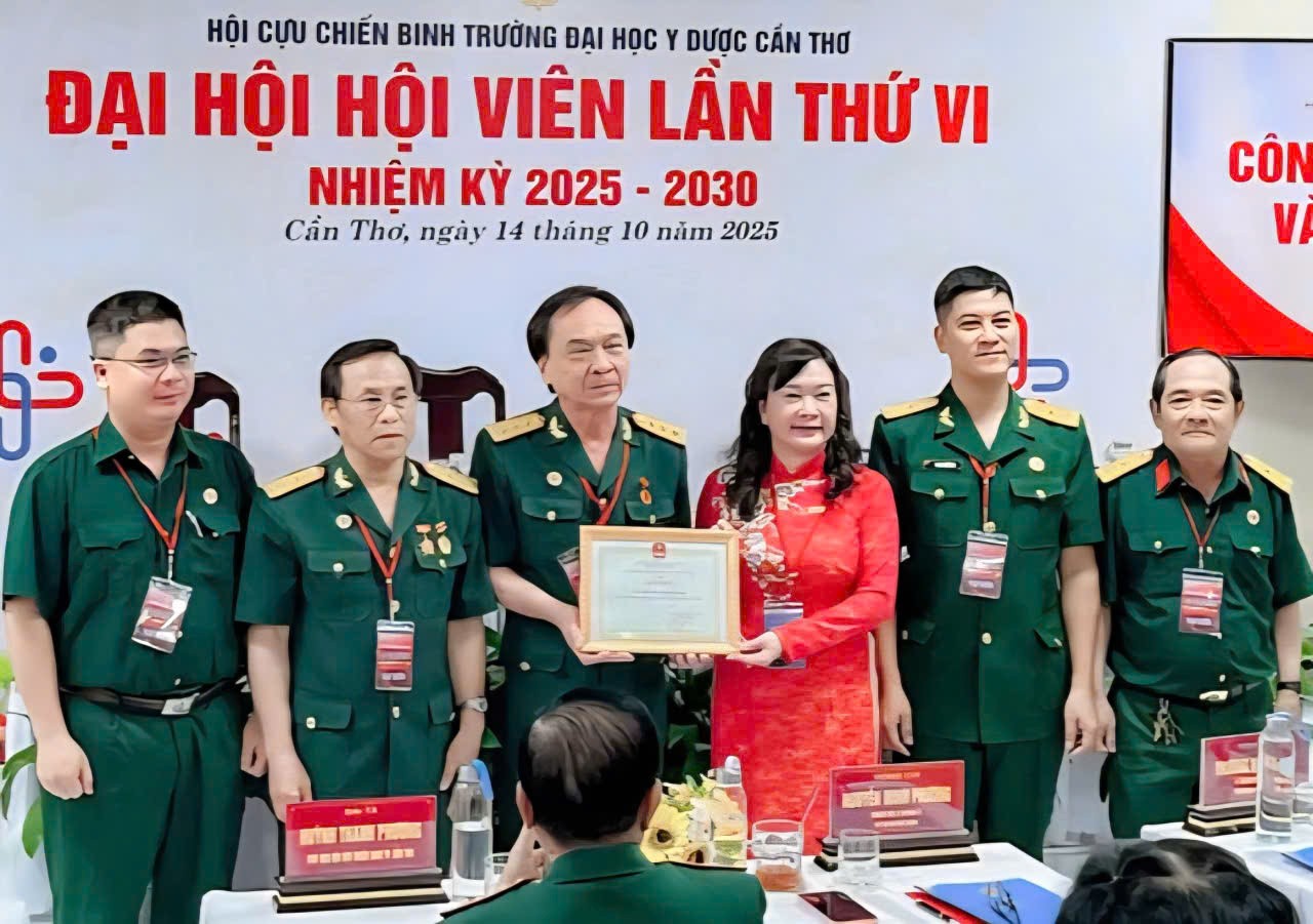 2-1790908628.jpg