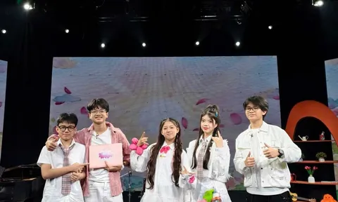 Chắt nội nhạc sĩ Văn Cao gây chú ý khi làm mới “Mùa xuân đầu tiên” trên sóng truyền hình