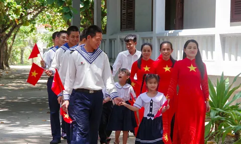 Những hình ảnh đặc biệt trong lễ khai giảng năm học mới ở Đặc khu Trường Sa