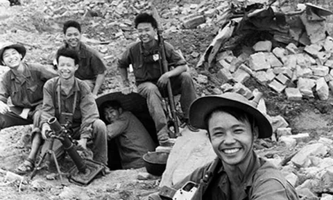 “Những người lính sang sông”: Khúc tráng ca tri ân những người lính cụ Hồ trong trận chiến 81 ngày đêm tại Thành cổ Quảng Trị