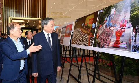 Tầm nhìn xuất bản truyền thống: Khát vọng kiến tạo những tập đoàn đa phương tiện chủ lực