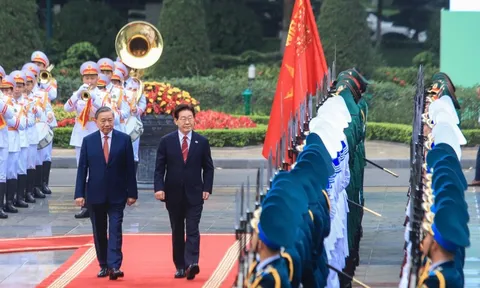 Tổng Bí thư, Chủ tịch nước và Phu nhân chủ trì chương trình đặc biệt tại Hoàng Thành Thăng Long