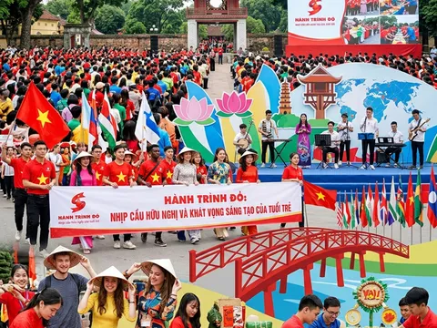 Quảng bá văn hóa Việt Nam thông qua "Hành trình đỏ": Nhịp cầu hữu nghị và khát vọng sáng tạo của tuổi trẻ