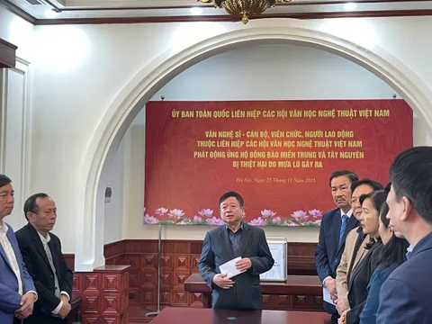 Lễ phát động ủng hộ đồng bào miền Trung, Tây Nguyên bị thiệt hại do mưa lũ gây ra